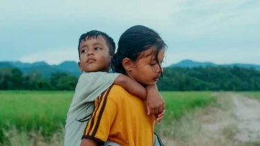 Lost Land film trailer button