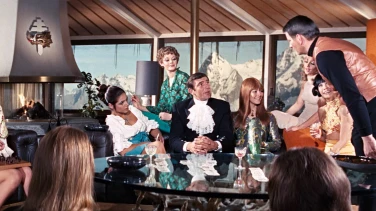 On Her Majesty's Secret Service film trailer button