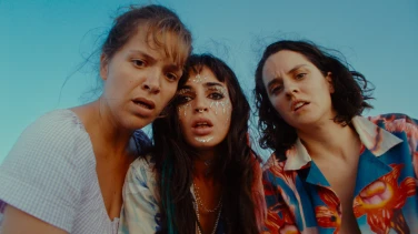 Les femmes au balcon film trailer button