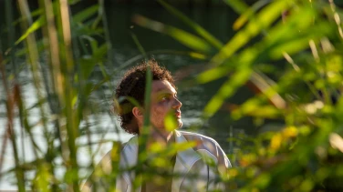 Three Kilometres to the End of the World film trailer button