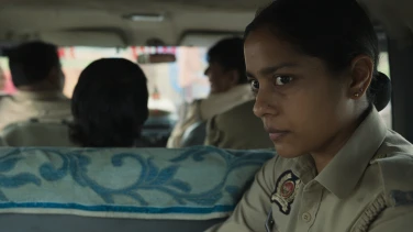 Santosh film trailer button