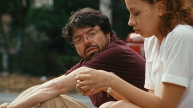 Un poeta film trailer button