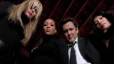 Kill Bill: Vol. 1 & 2 film trailer button