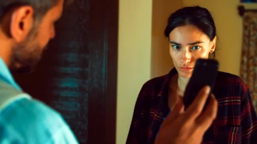 Confidente film trailer button