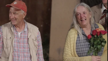 Karl's kühne Gassenschau - Ein Abgang mit Paukenschlag film trailer button