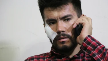 Etilaat Roz film trailer button