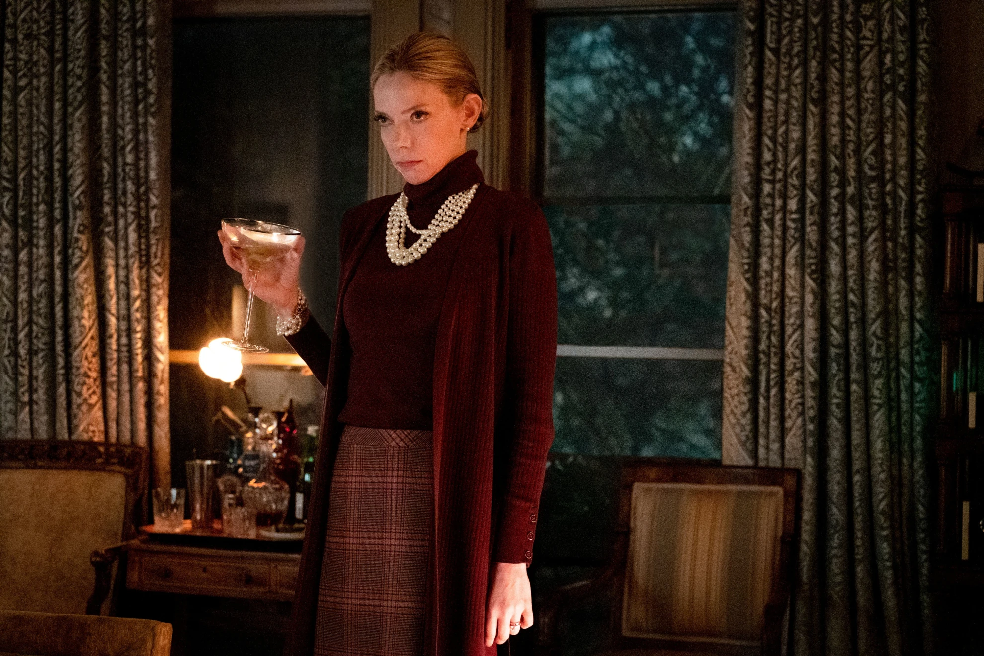 Knives Out hero banner image placeholder