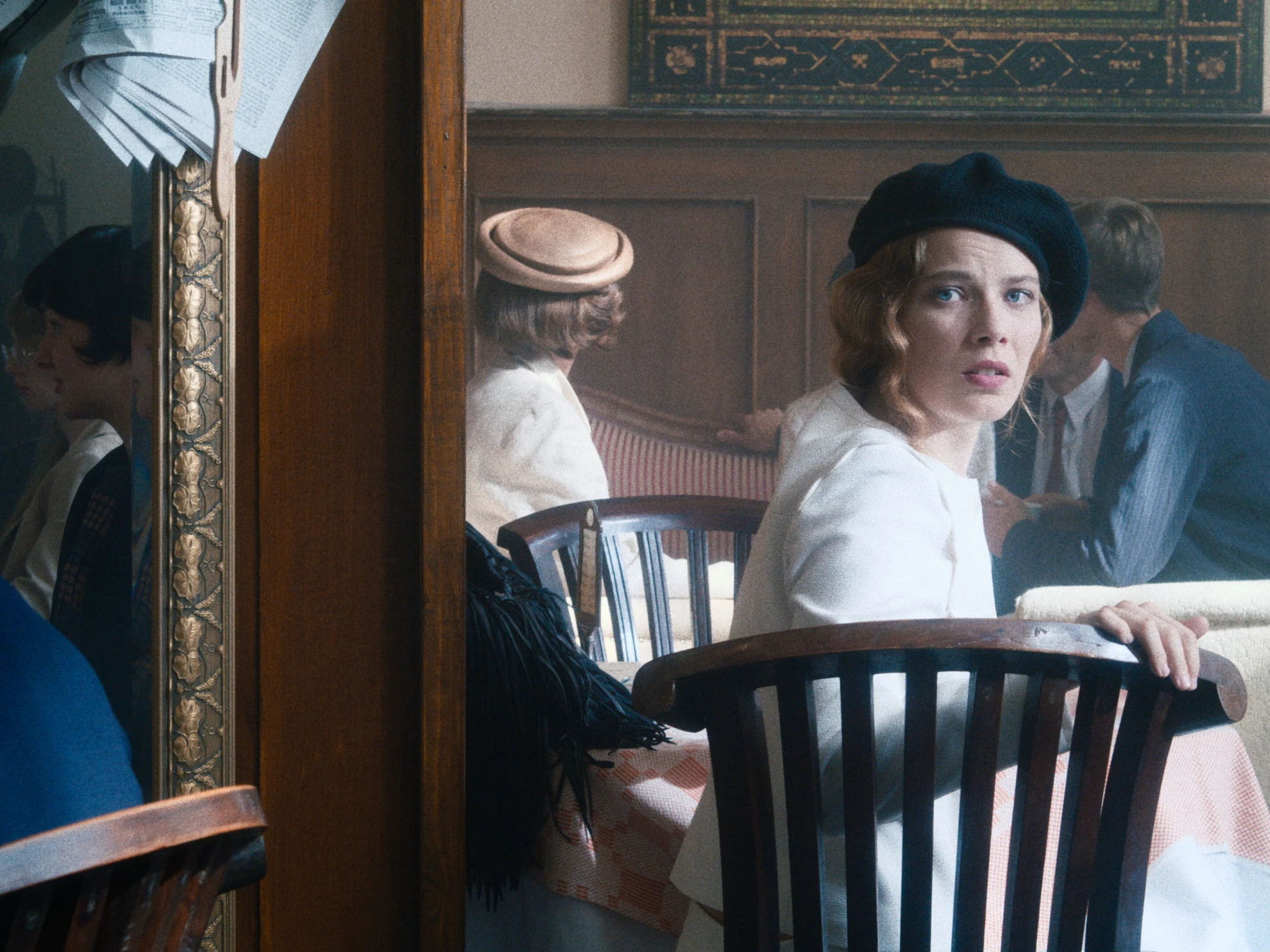 Fabian oder der Gang vor die Hunde hero banner image placeholder