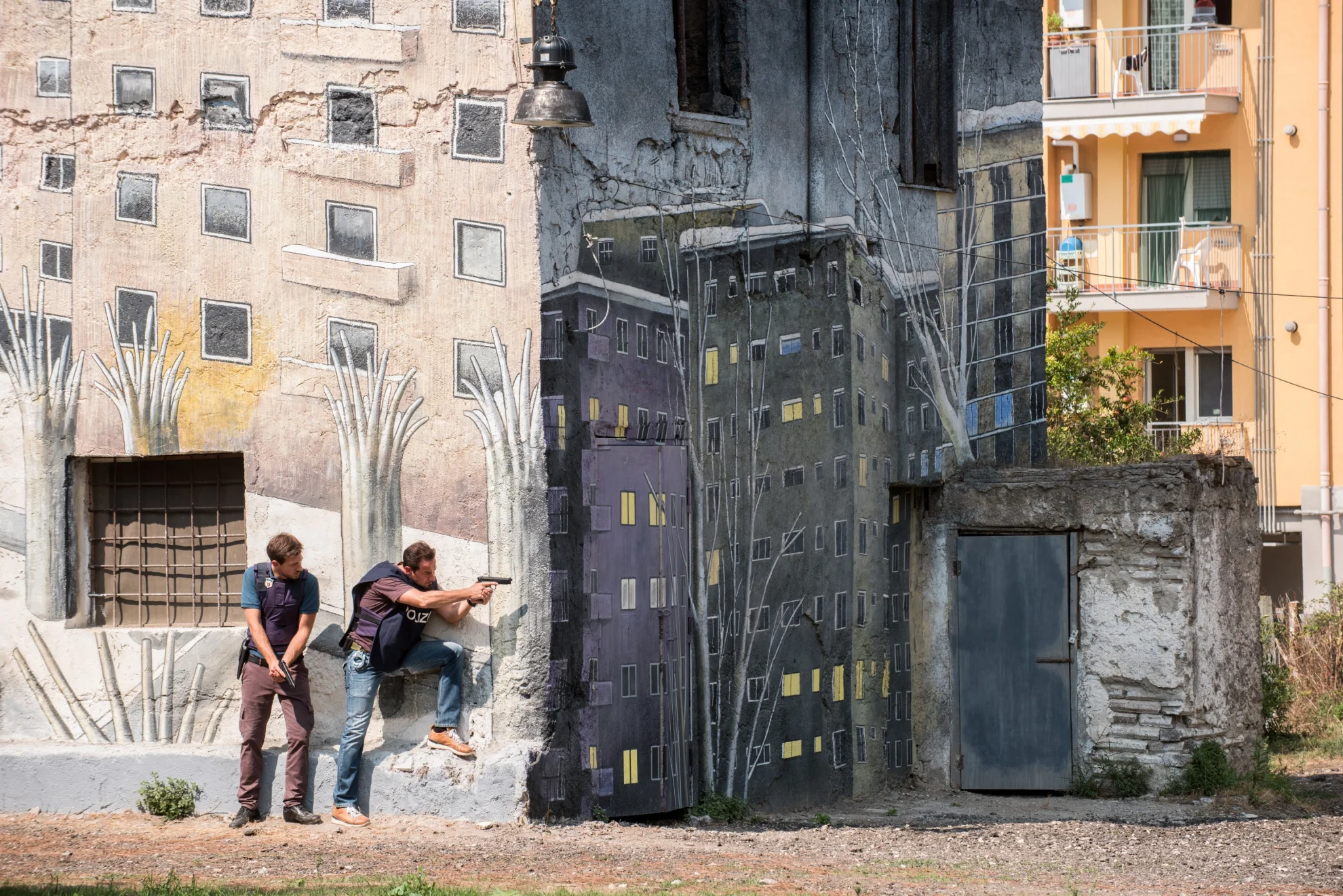 L'intrusa hero banner image