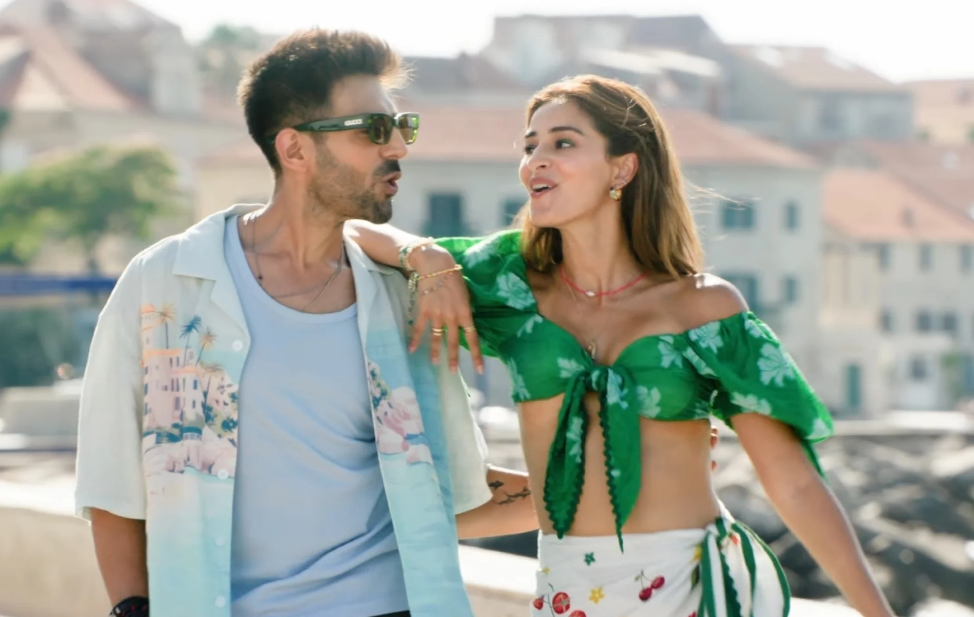 Tu Meri Main Tera Main Tera Tu Meri hero banner image