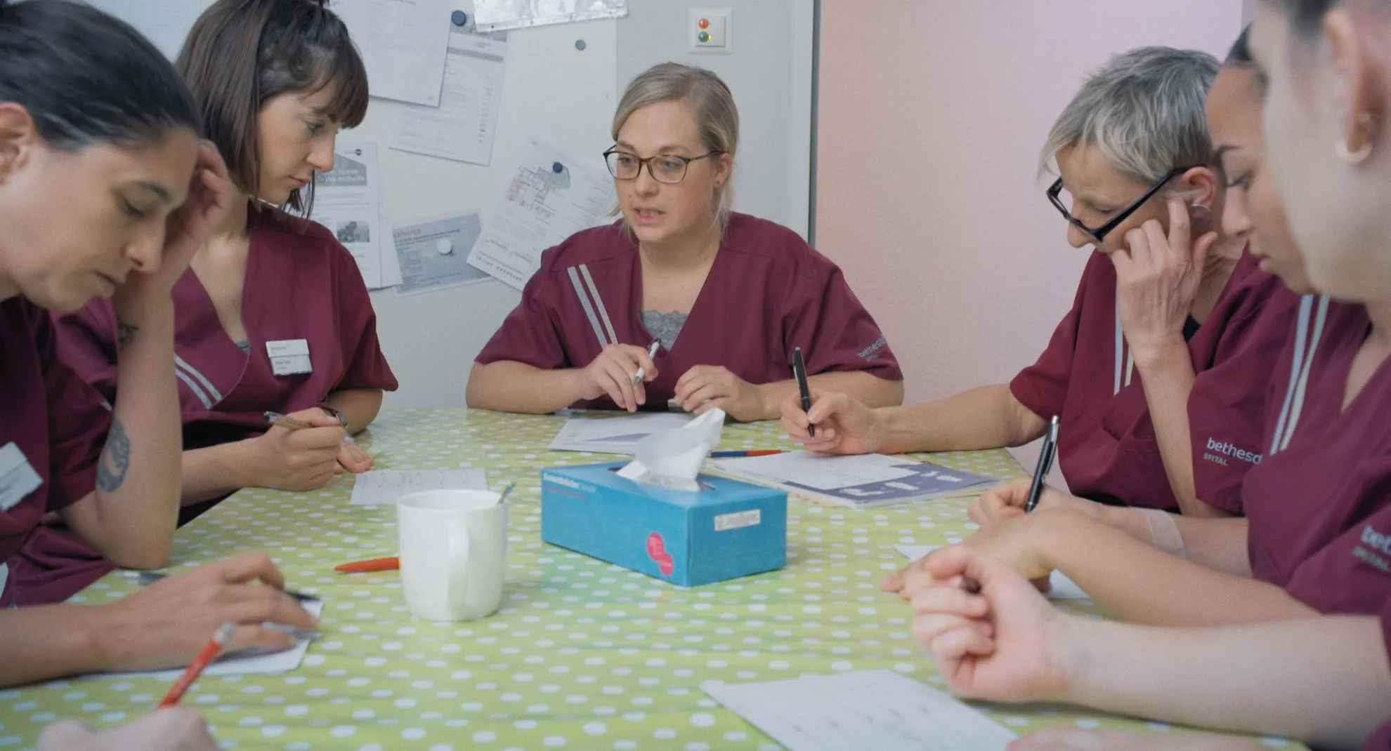 Hebammen - Auf die Welt kommen hero banner image